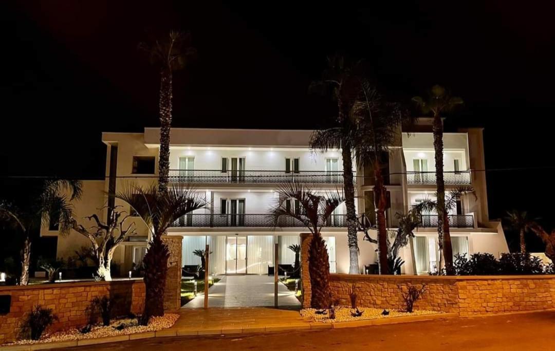 Hotel Posidonia ปอร์โตเชซาเรโอ ภายนอก รูปภาพ