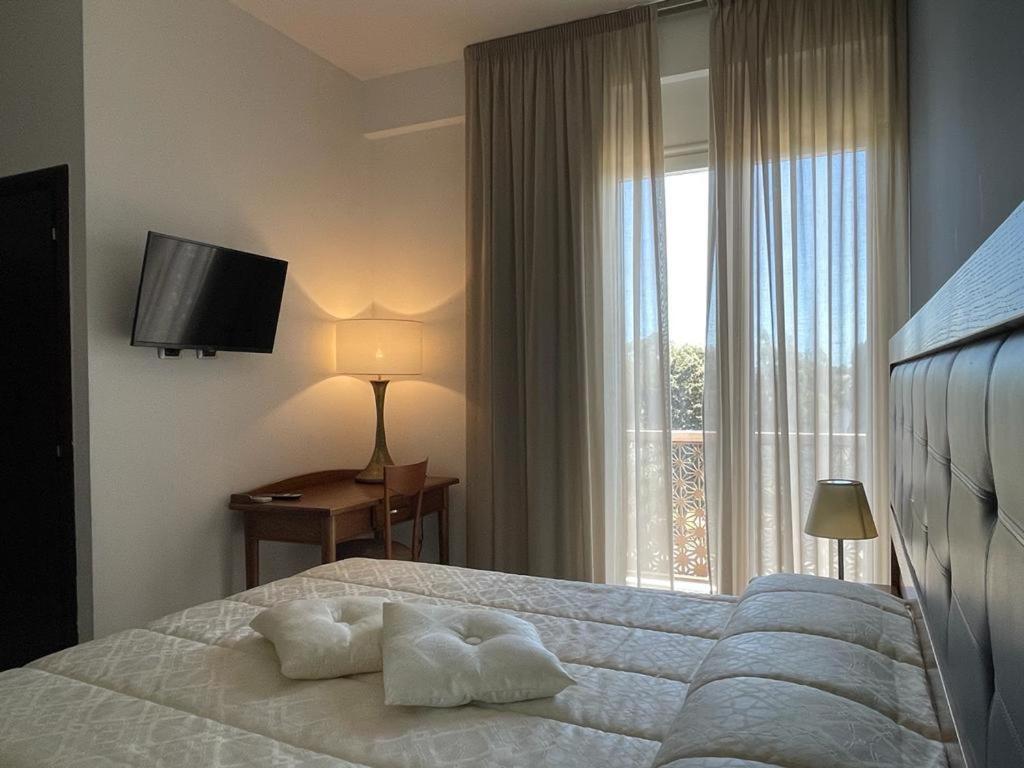 Hotel Posidonia ปอร์โตเชซาเรโอ ภายนอก รูปภาพ