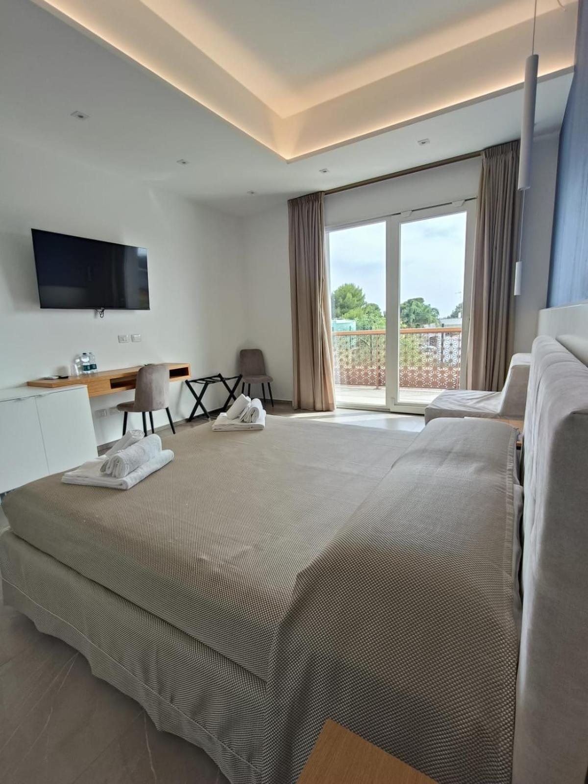 Hotel Posidonia ปอร์โตเชซาเรโอ ภายนอก รูปภาพ
